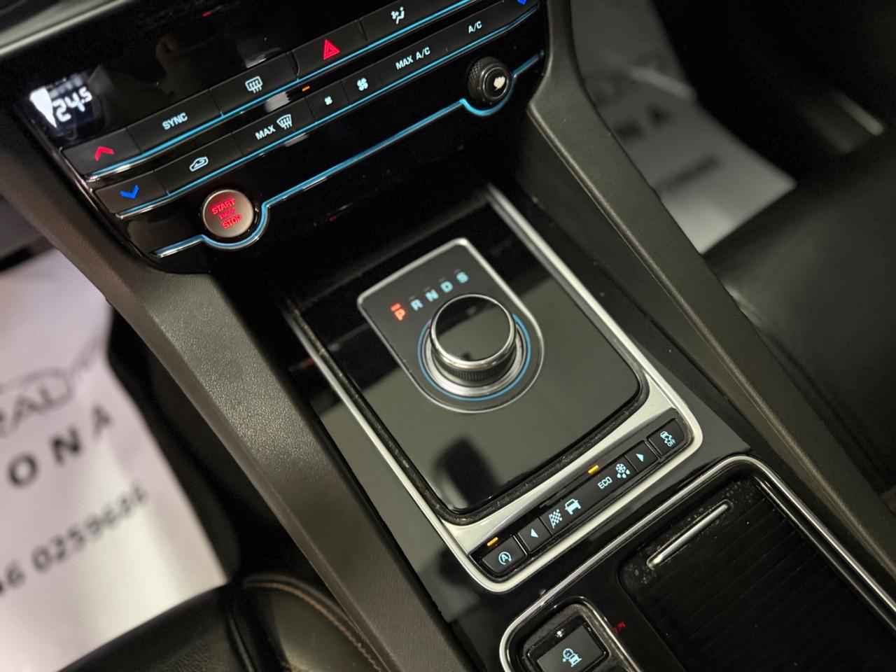 Jaguar F-Pace 2.0 D 180 CV AWD aut. Portfolio