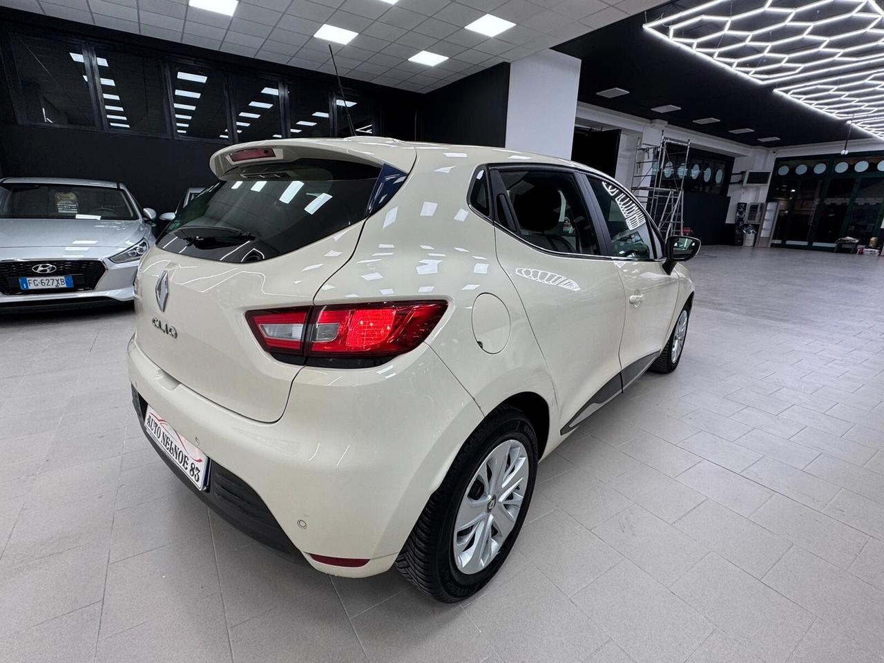 Renault Clio 1.2 75 CV 5 porte Duel