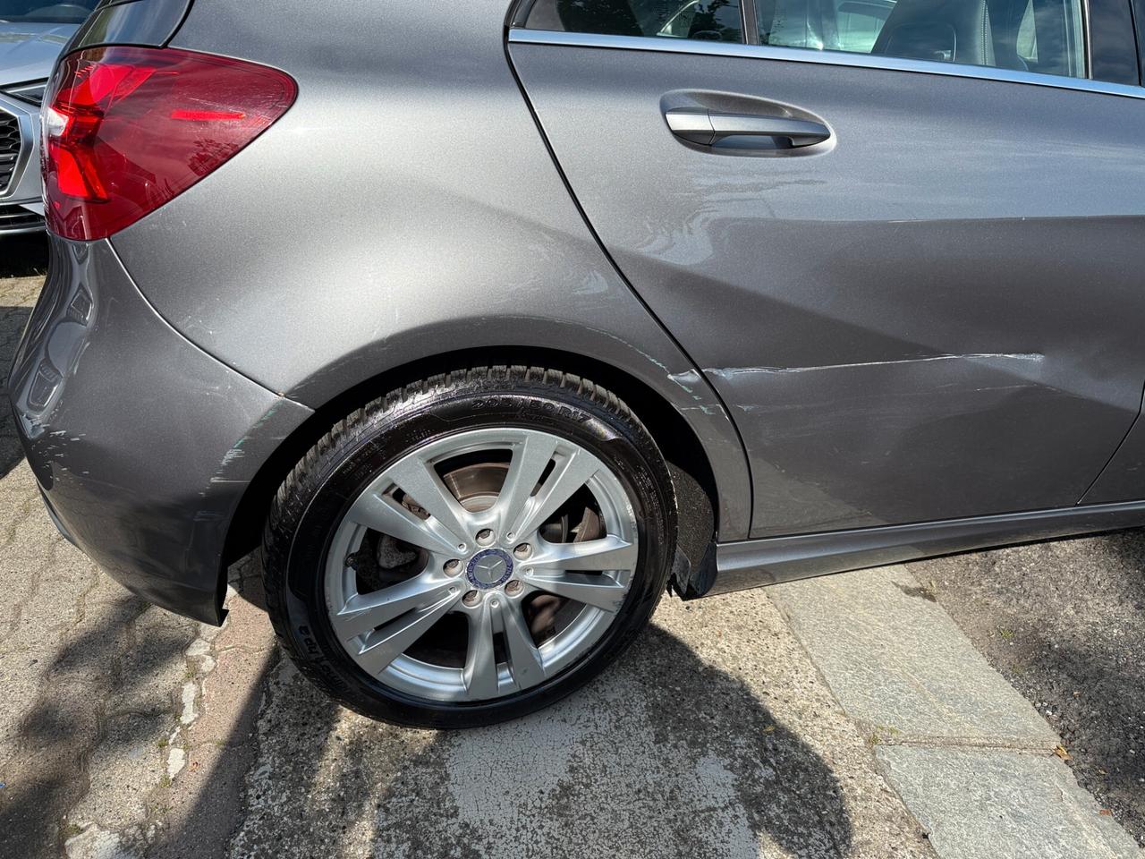 Mercedes-benz A 180 A 180 d Premium
