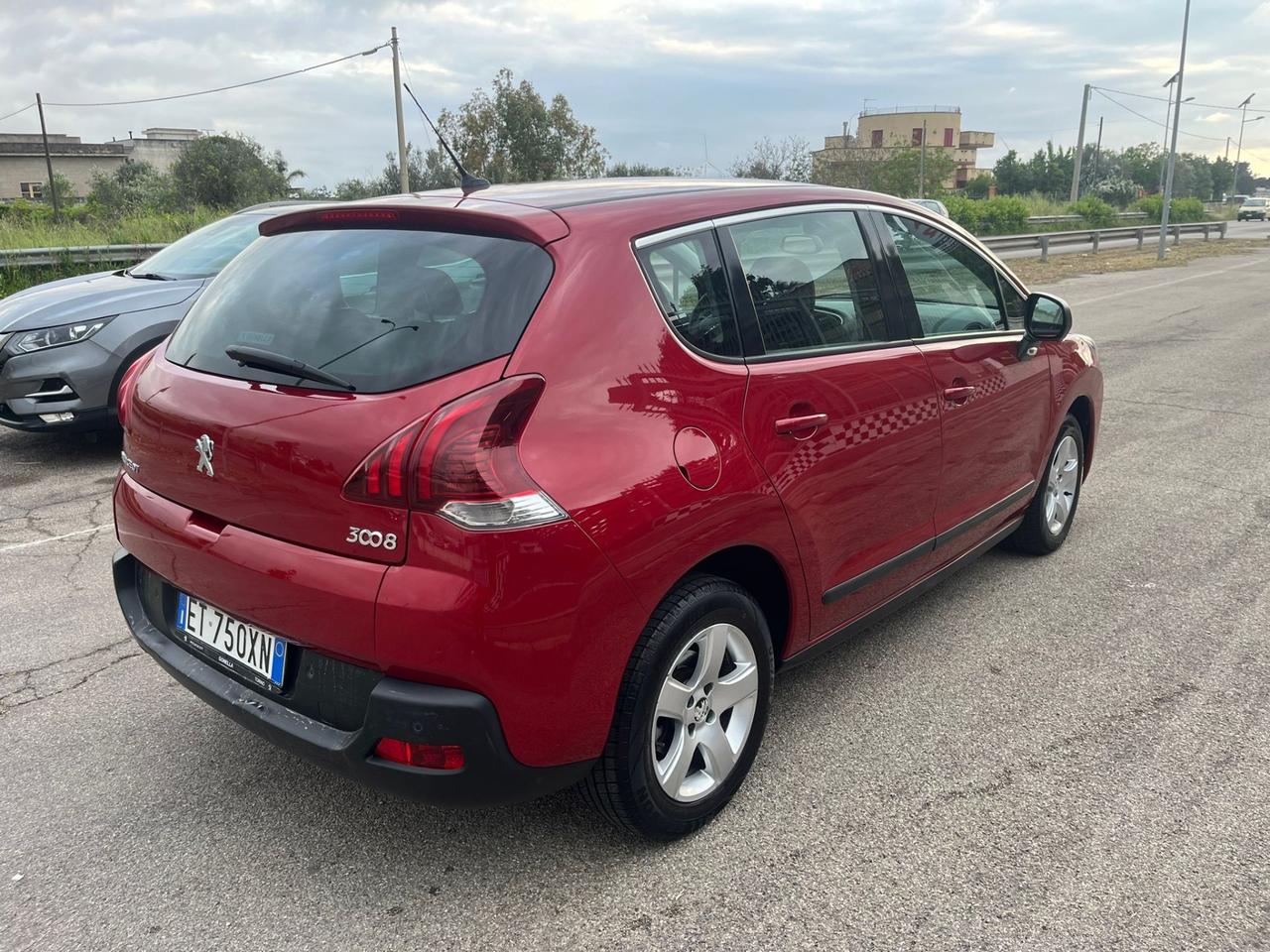 Peugeot 3008 1.6 HDi 115CV Business Unipro 2014