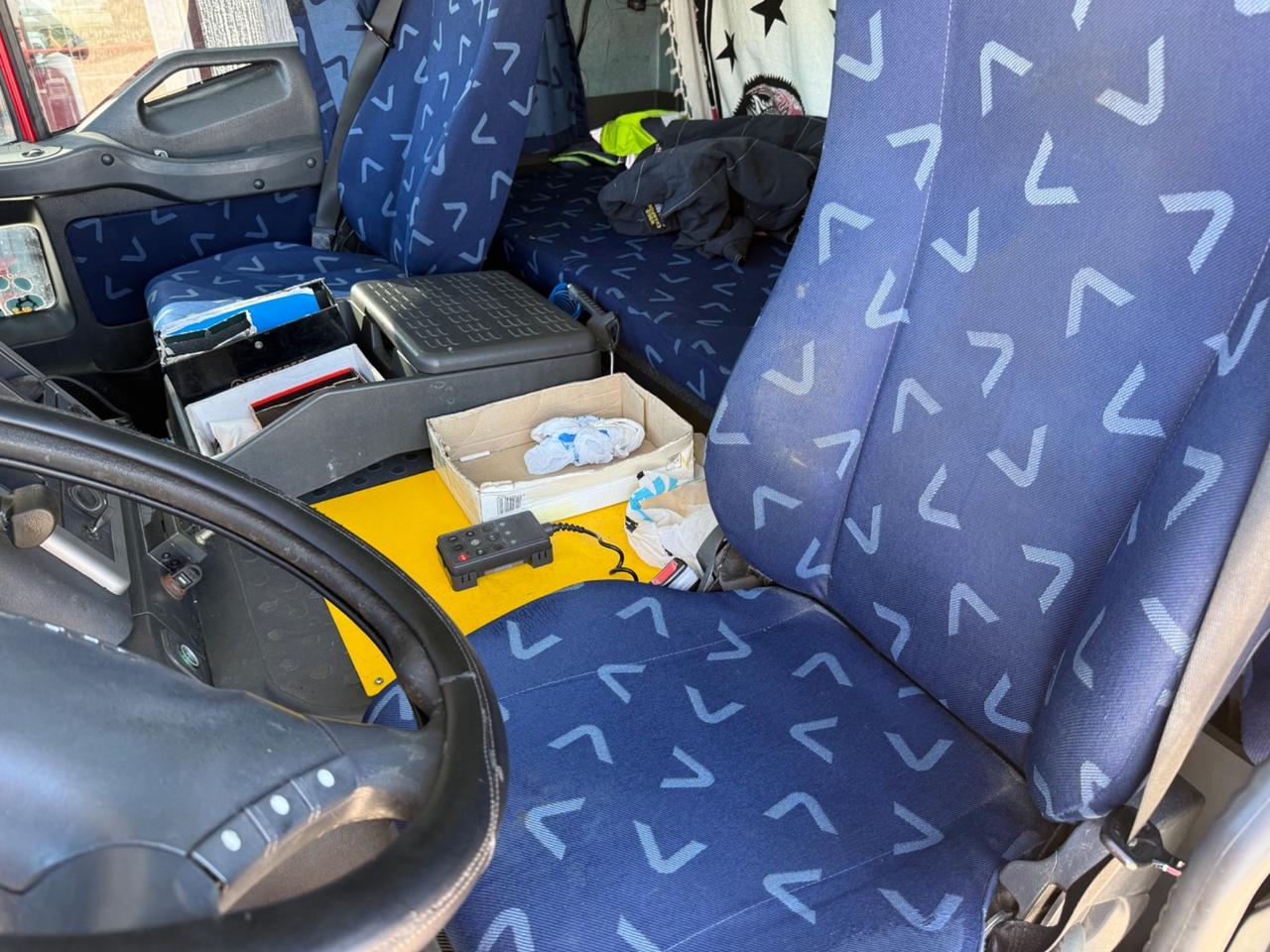 Iveco Stralis 190S31 isotermico con frigo 0°C e sponda