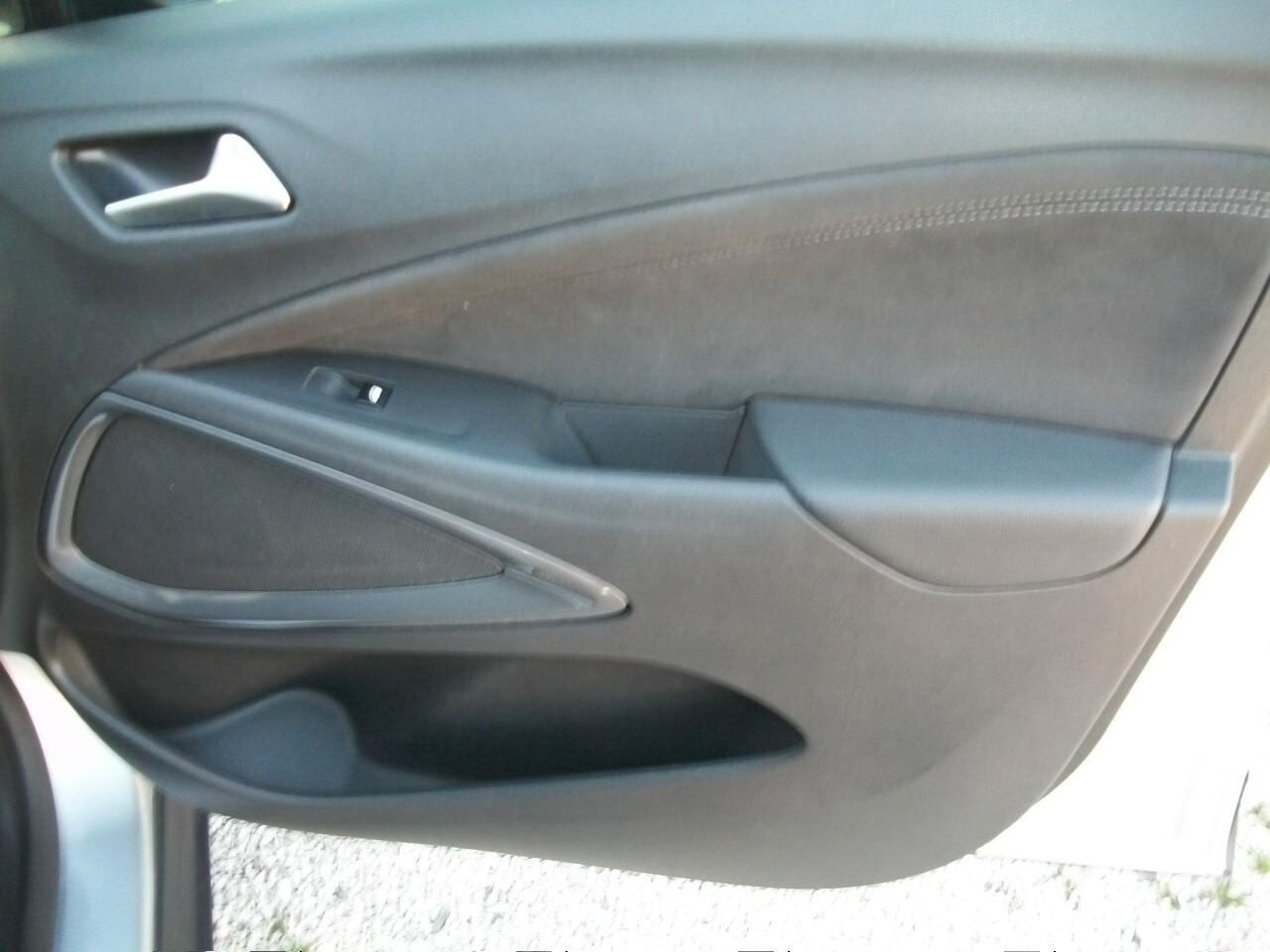 Opel Crossland 1.2 / 12V 110 CV Start&Stop Elegance KM69650 EURO 14990,00 COMPRESO IVA SU FATTURA BI COLORE GARANZIA UN ANNO