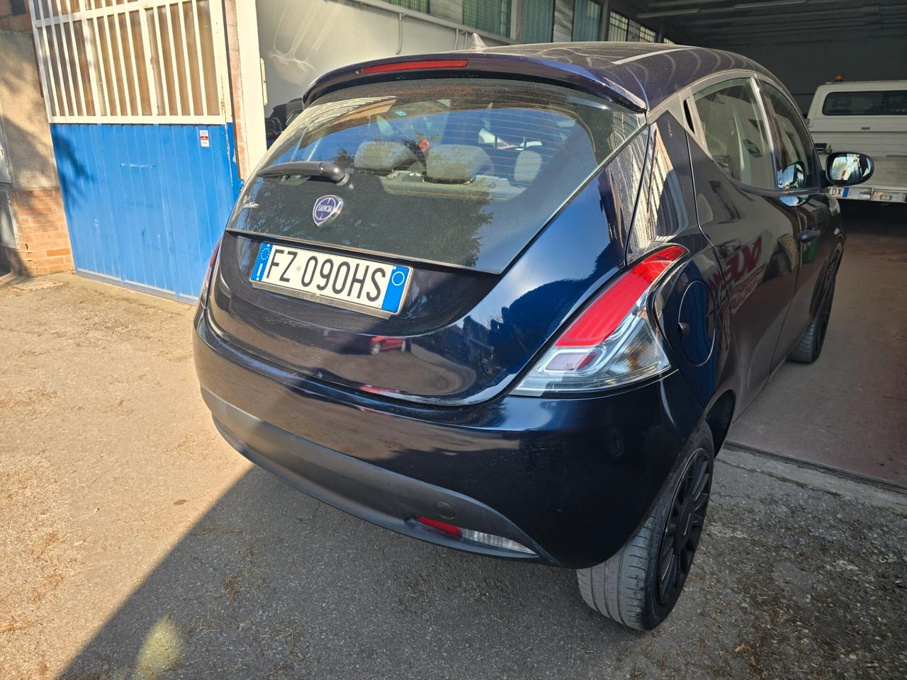 Lancia Ypsilon 1.2 69 CV 5 porte GPL Ecochic Gold rate da 125,00
