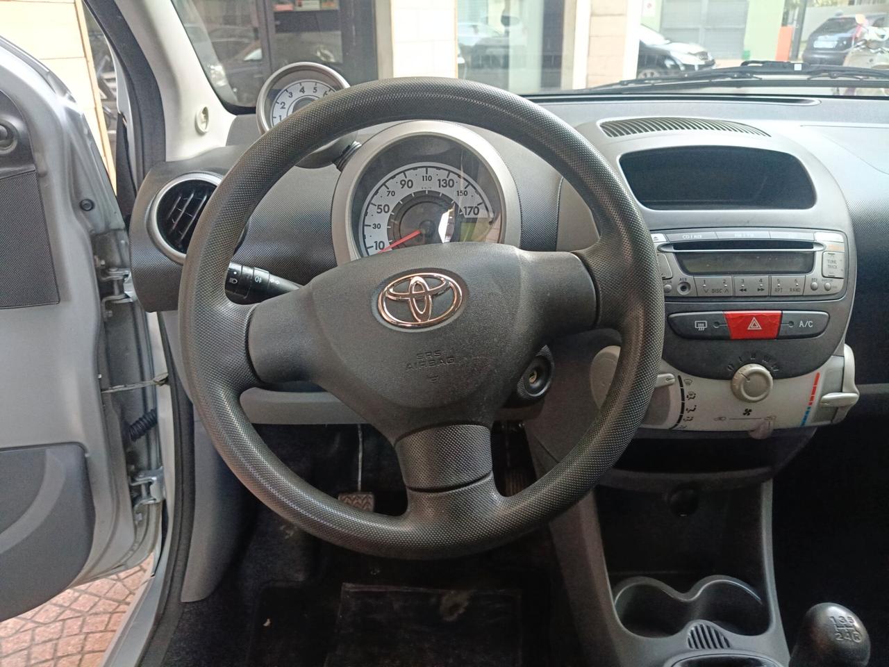 TOYOTA AYGO 1.0 5 PORTE-NEOPATENTATI-Euro 3990