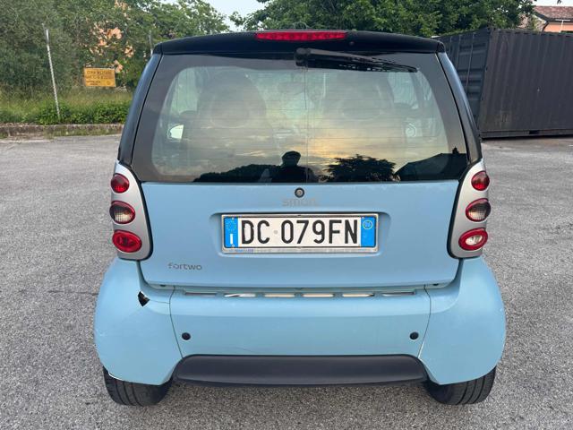 SMART ForTwo Stupenda. Bellissima 700 coupé grandstyle (45 kW)