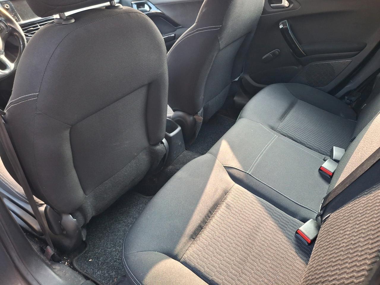 Peugeot 208 BlueHDi 75 5 porte Allure