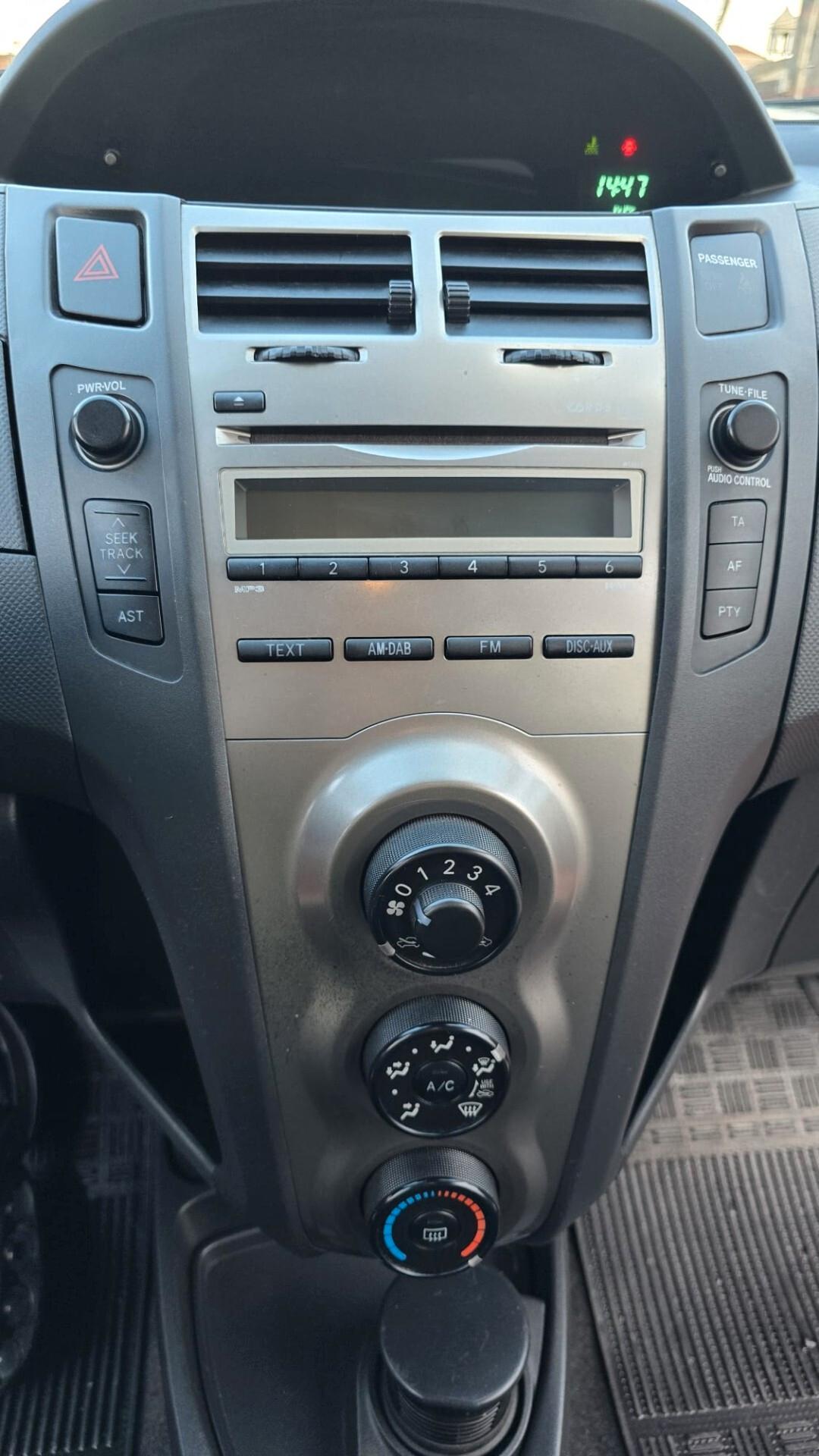 Toyota Yaris 1.0 5 porte Now