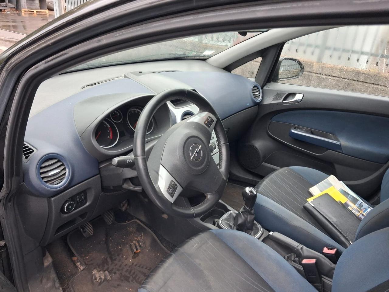Opel Corsa 1.2 5 porte Club