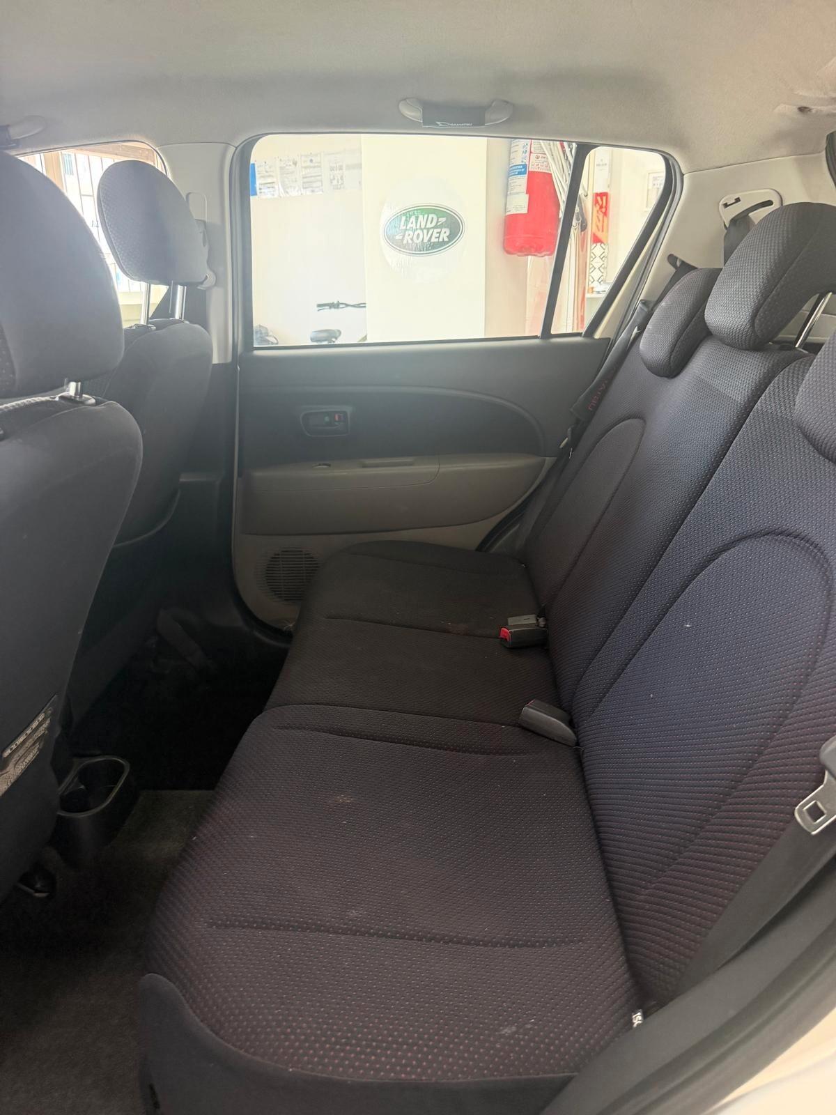 Daihatsu Sirion 1.0 12V Mio