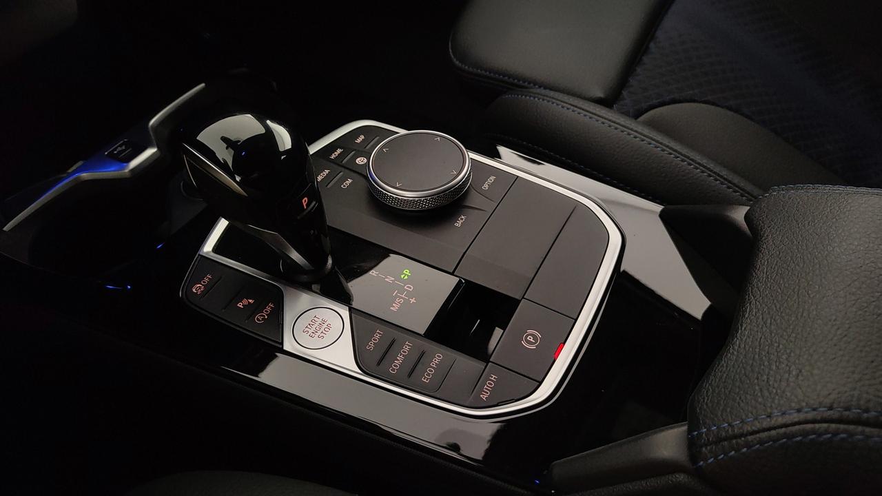 BMW Serie 1 F40 - 118d Msport auto