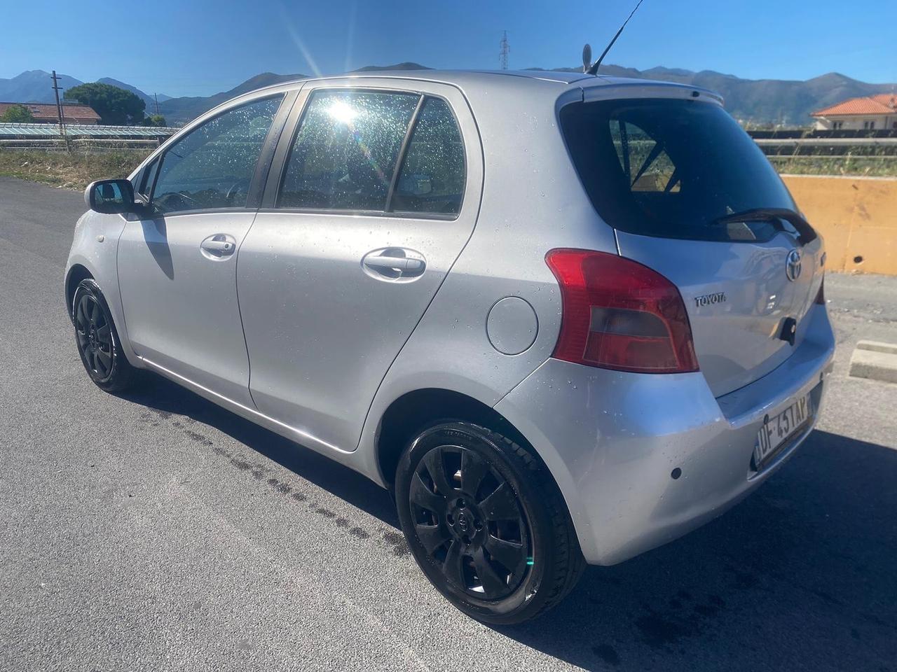 Toyota Yaris 1.0 5 porte Sol