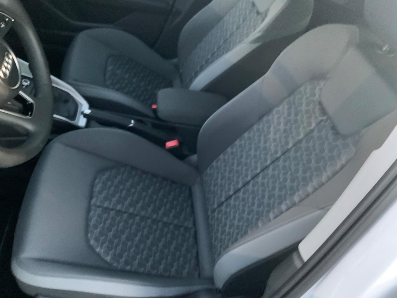 Audi A1 allstreet 30 TFSI Identity Contrast