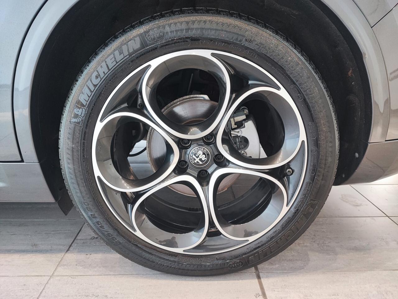 Alfa Romeo Stelvio 2.2 Turbodiesel AT8 Q4 Veloce