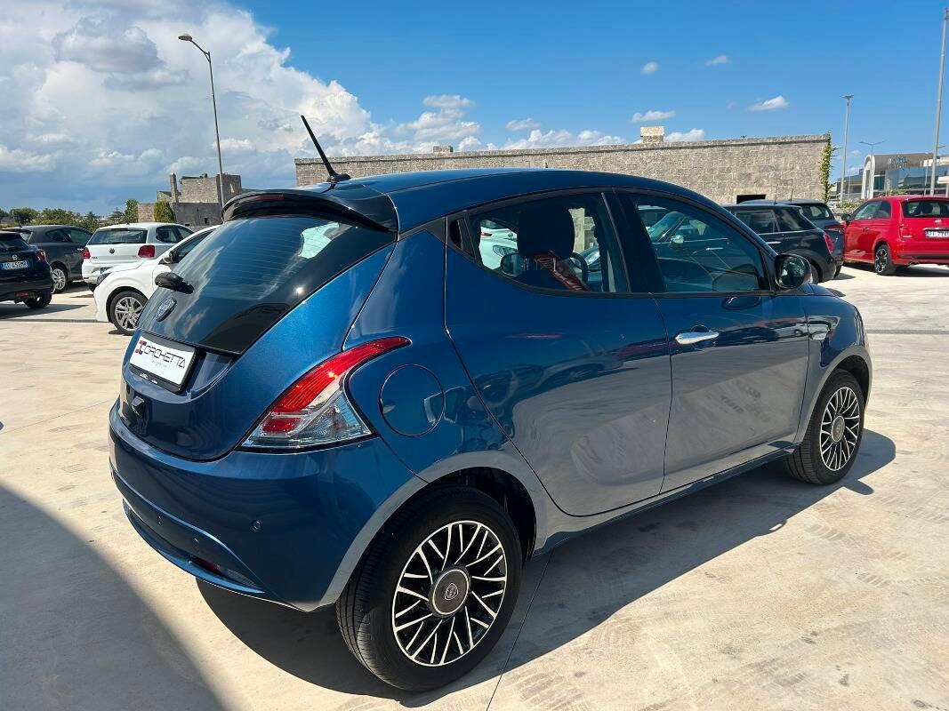 Lancia Ypsilon III 1.0 firefly hybrid Platino s&s 70cv