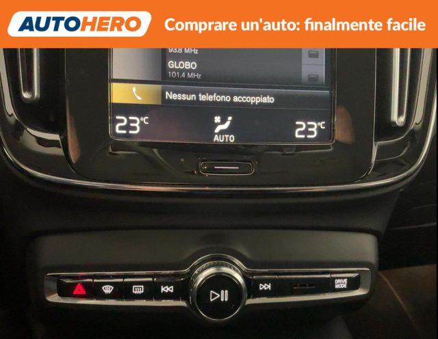 VOLVO XC40 T2 Geartronic Momentum Pro