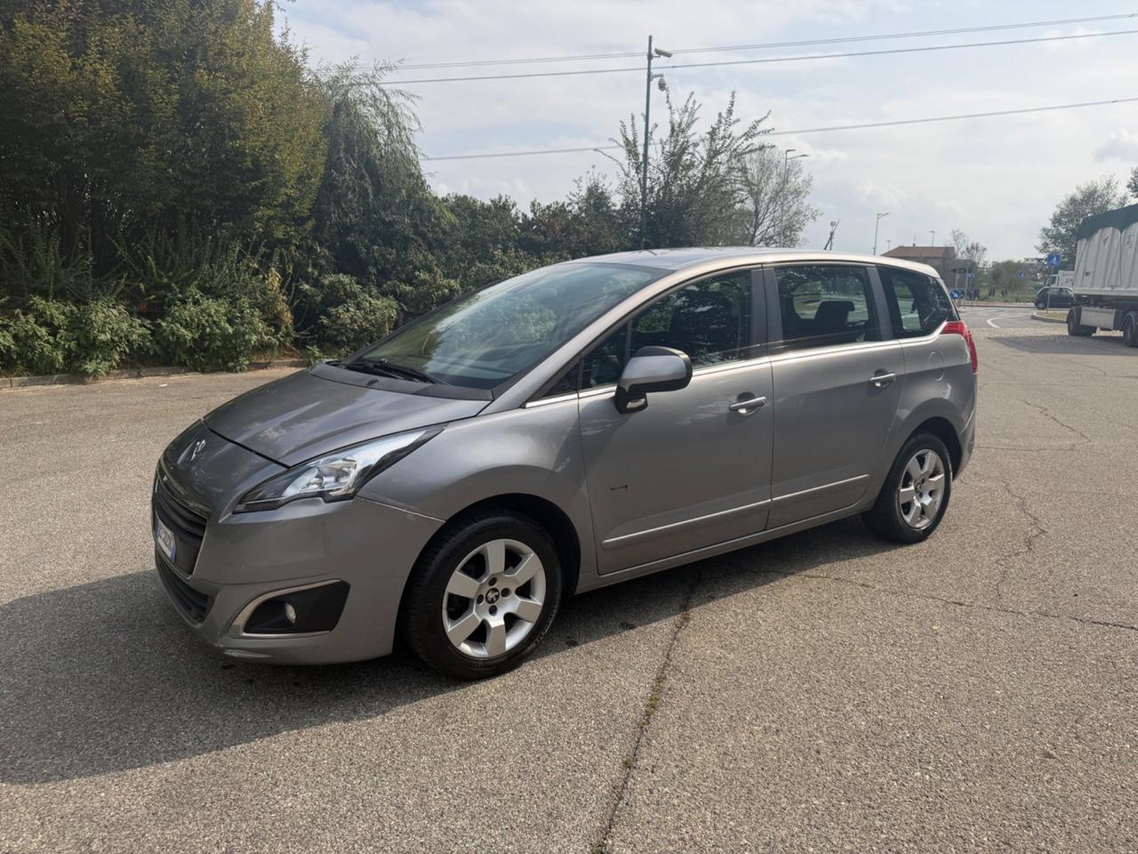 Peugeot 5008 Allure 7posti