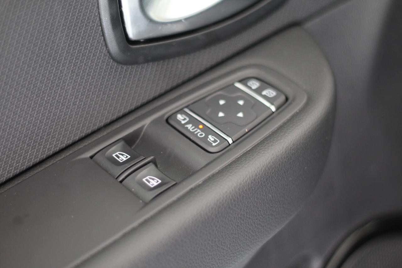 Renault Clio IV 1.5 DCI ECO 75 MOSCHINO ZEN IVA Esposta