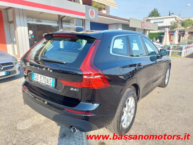 VOLVO XC60 B4 (d) AWD Geartronic Momentum Pro PROMO ESTATE