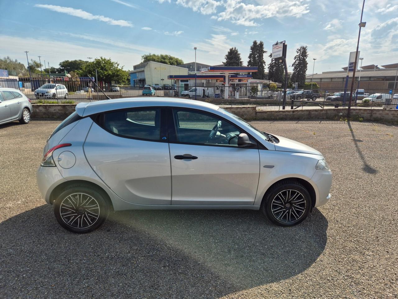Lancia Ypsilon 1.2 69 CV 5 porte Elefantino Blu