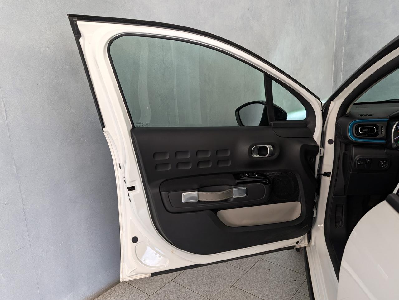 Citroen c3 iii 1.2 puretech 83cv Shine Pack