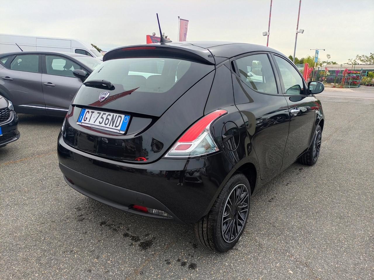 Lancia Ypsilon 1.0 FireFly 5 porte S&S Hybryd Gold