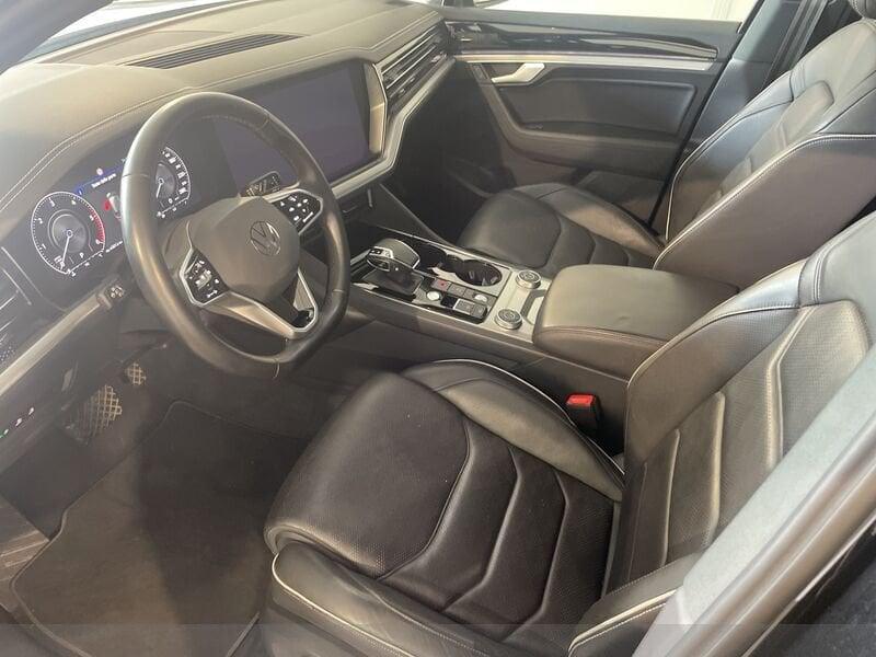 Volkswagen Touareg III 2018 Diesel 3.0 V6 tdi Atmosphere R-Line Exterior Pack
