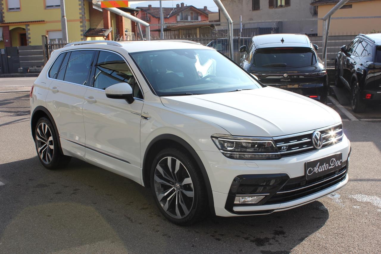 Volkswagen Tiguan 2.0 TDI DSG R-LINE PADDLE AL VOLANTE NAVIGATORE