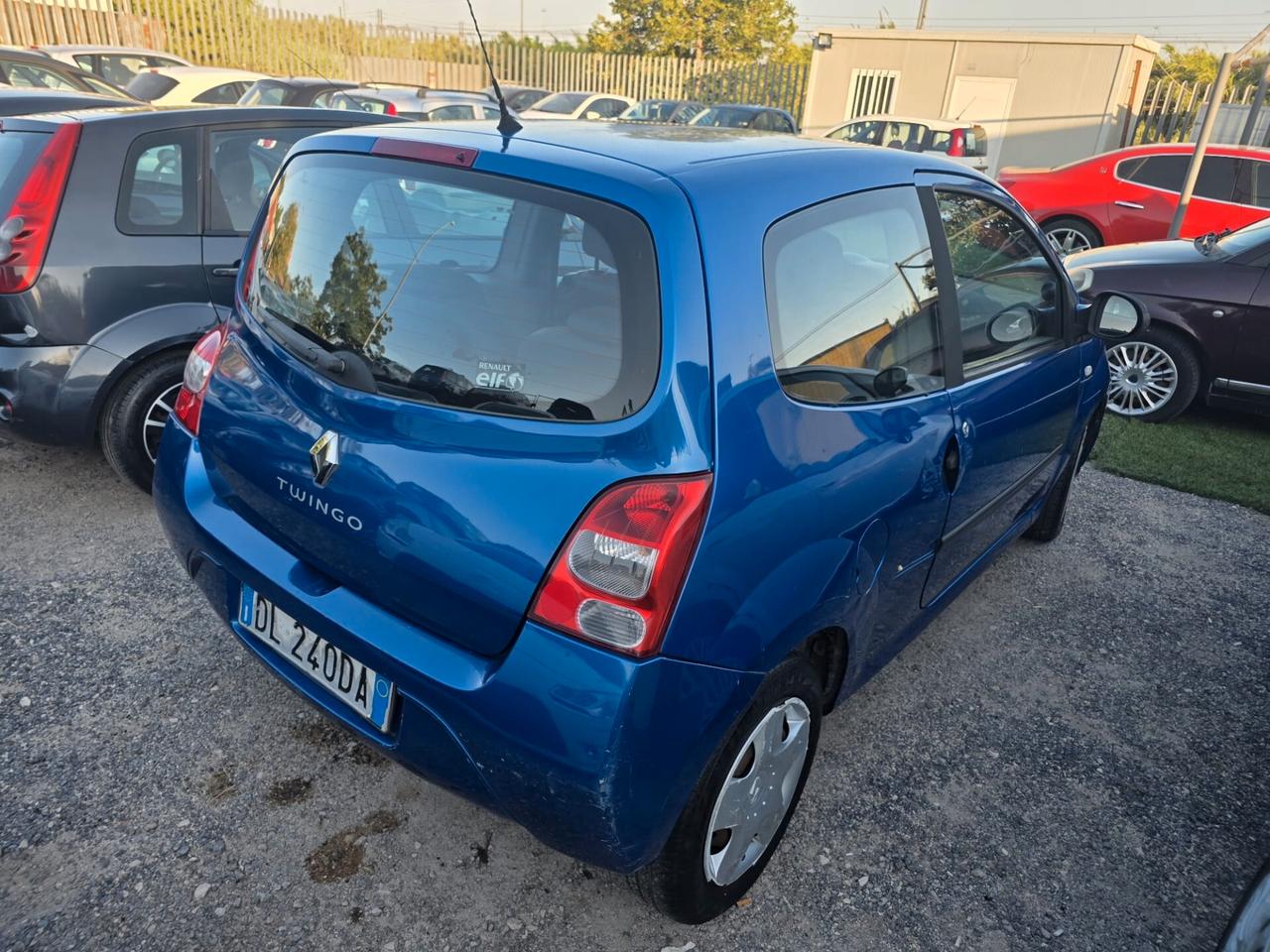 Renault Twingo 12 benzina neopatentati