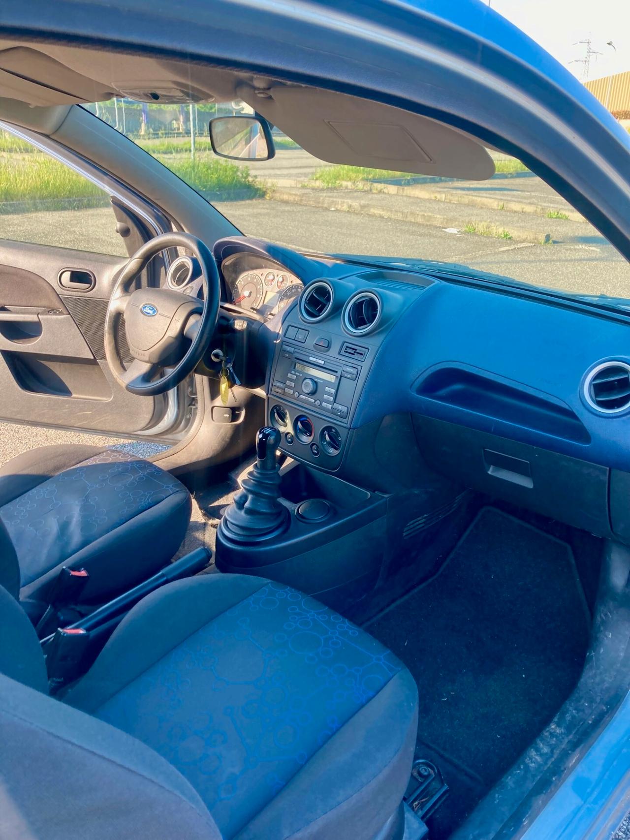 Ford Fiesta 1.2 16V 3p. Ghia
