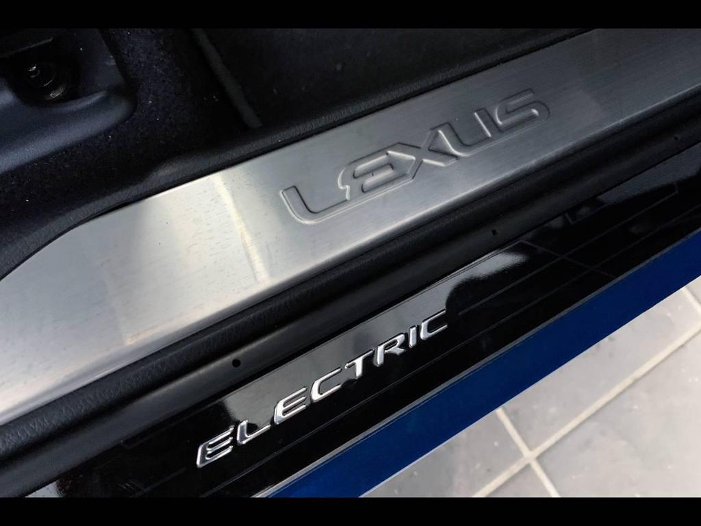 Lexus UX 300 e Luxury 2WD