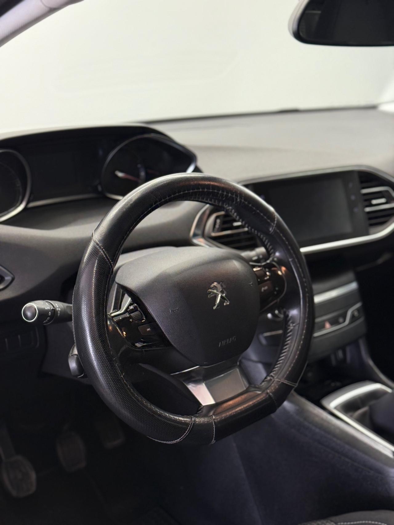 Peugeot 308 BlueHDi 130 S&S Allure