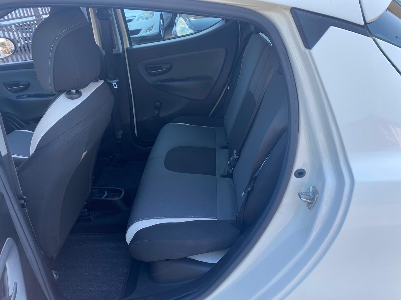 Lancia Ypsilon 1.2 69 CV 5 porte Gold