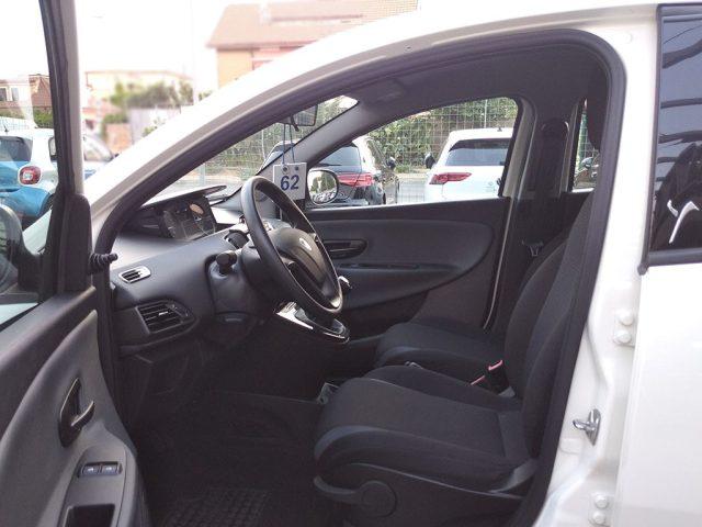 LANCIA Ypsilon 1.2 69 CV 5 porte Silver