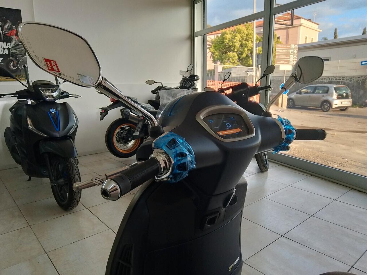 Vespa GTS 300 Super tech