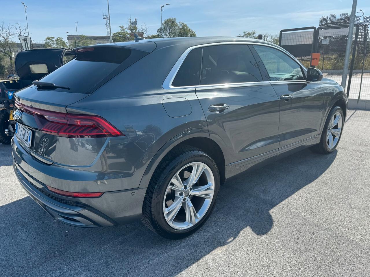 Audi Q8 50 TDI 286 CV quattro tiptronic S-LINE