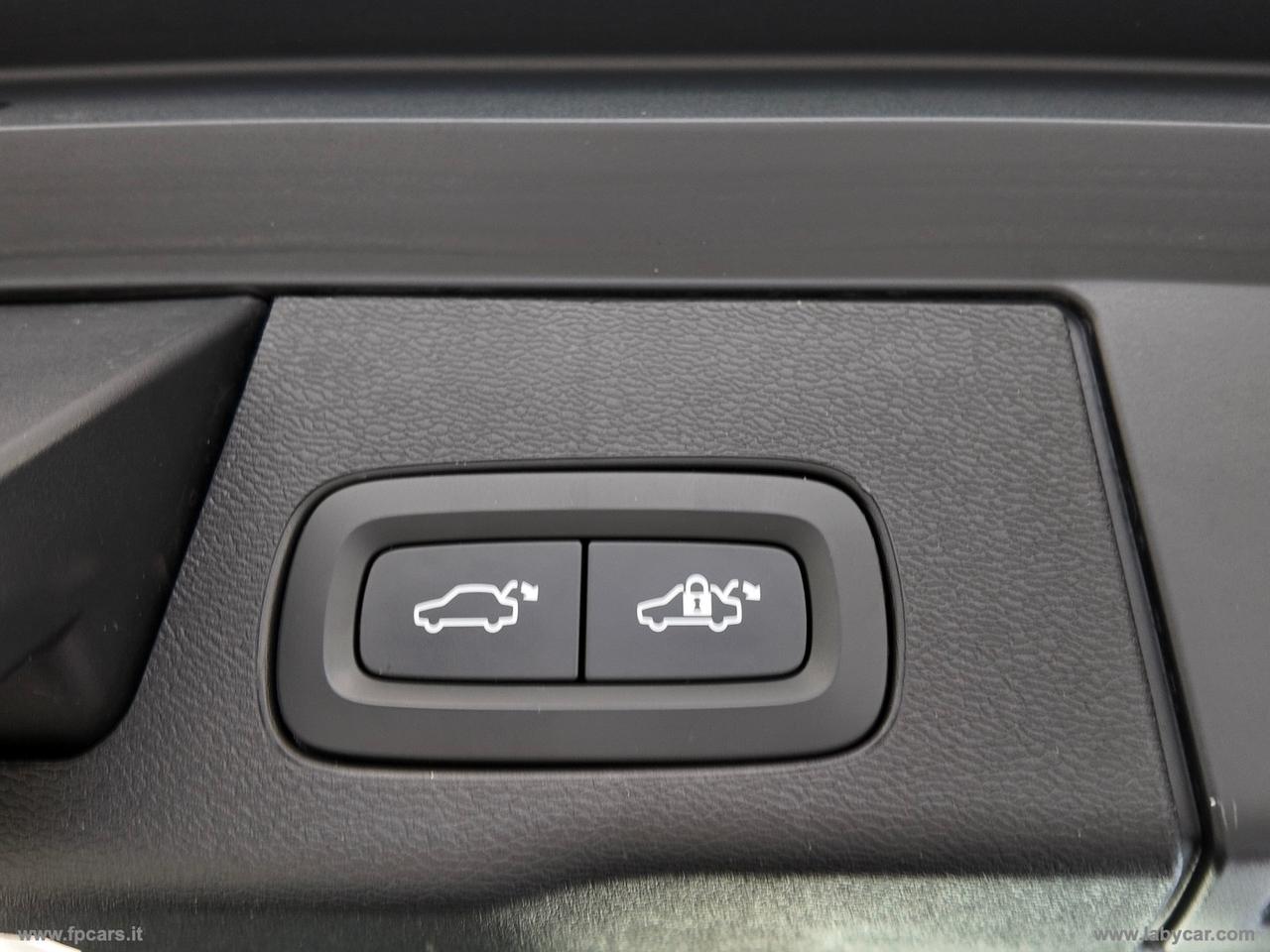 VOLVO XC60 B4