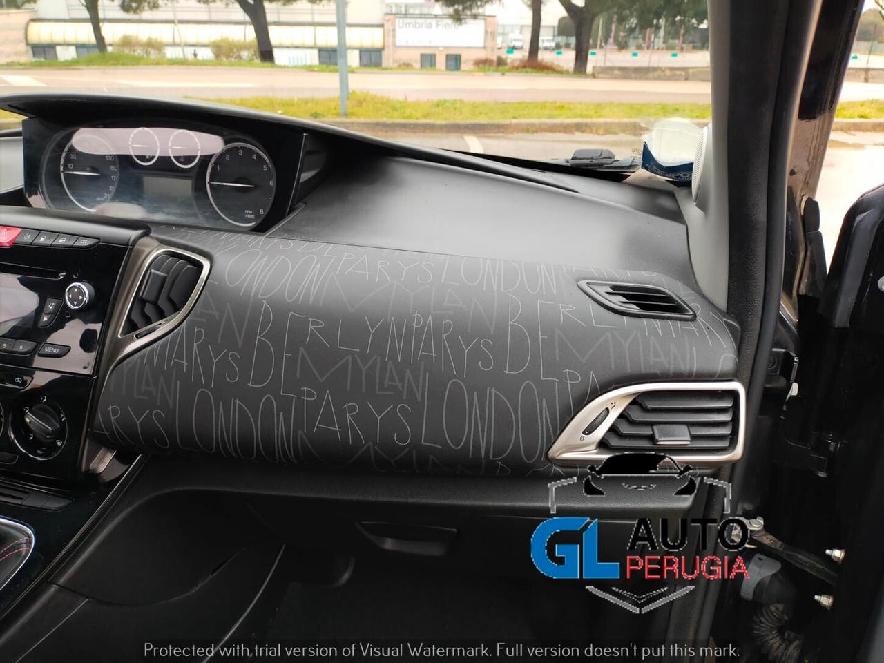 Lancia Ypsilon 0.9 TwinAir 85 CV Metano Elefantino rosa UNICOPROPR.