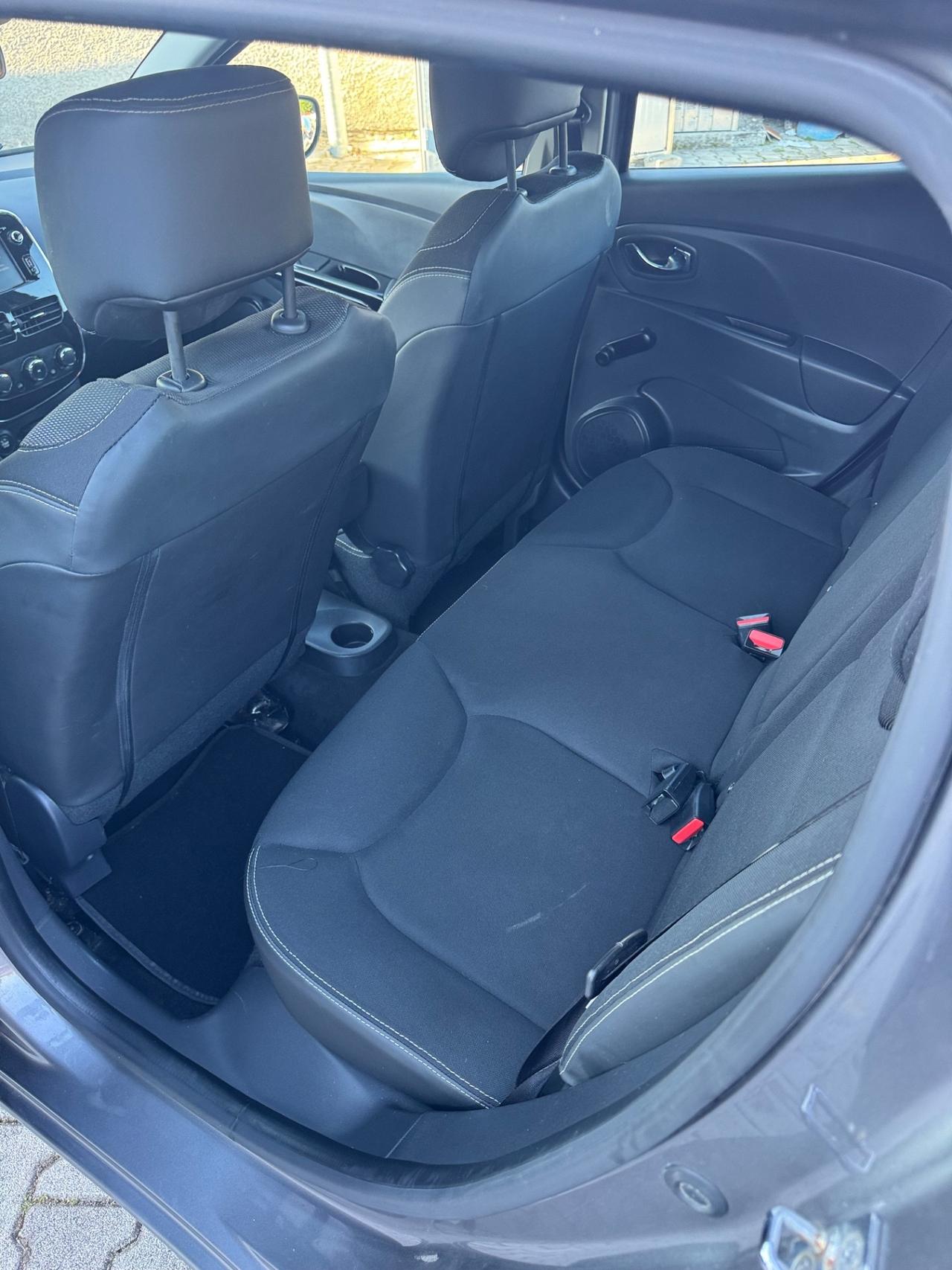 Renault Clio 1.2 75CV 5 porte neopatentati