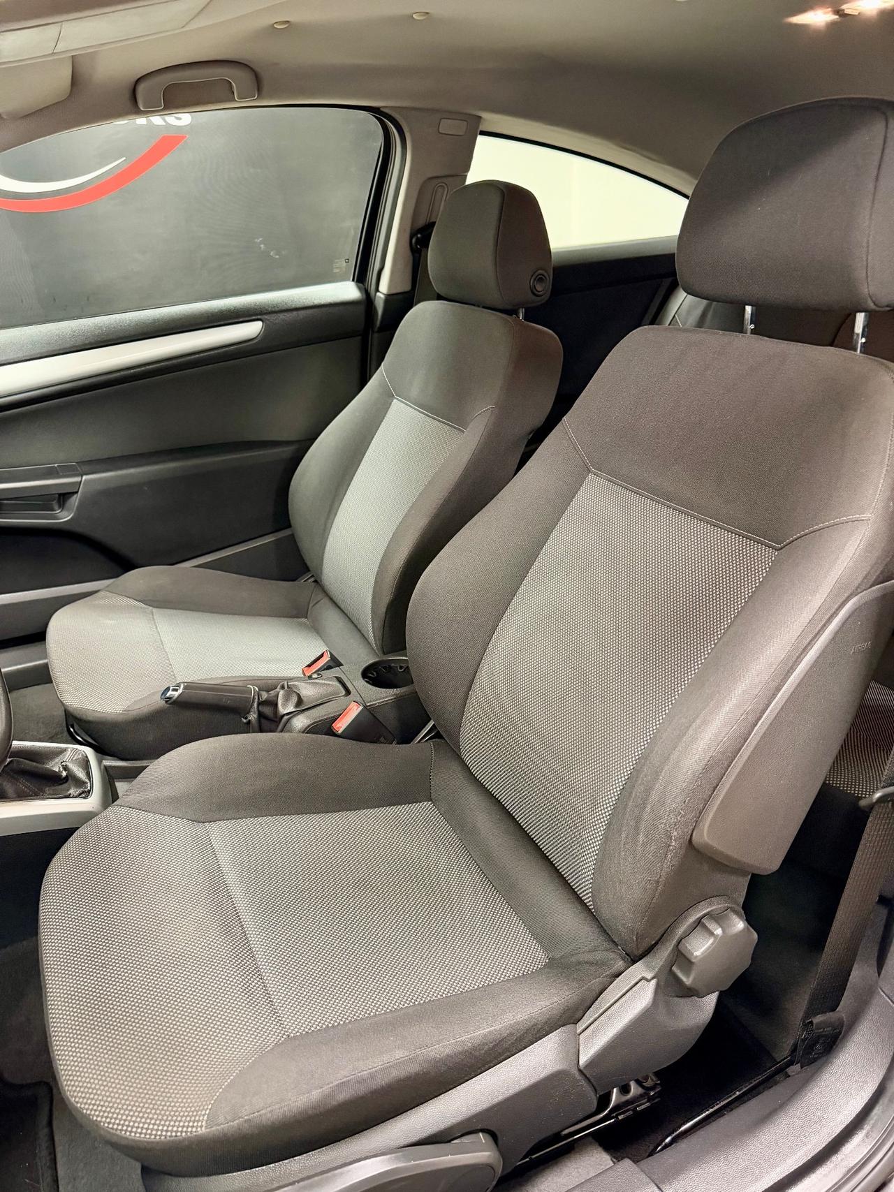 Opel Astra GTC 1.4 16V Twinport 3 porte Enjoy