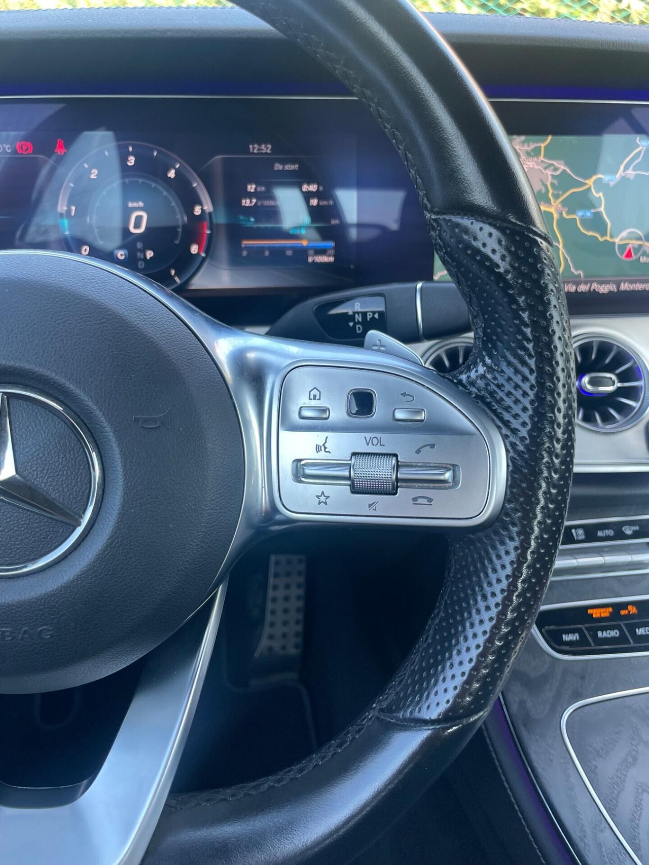 Mercedes E 220 Cabrio - Full Optional