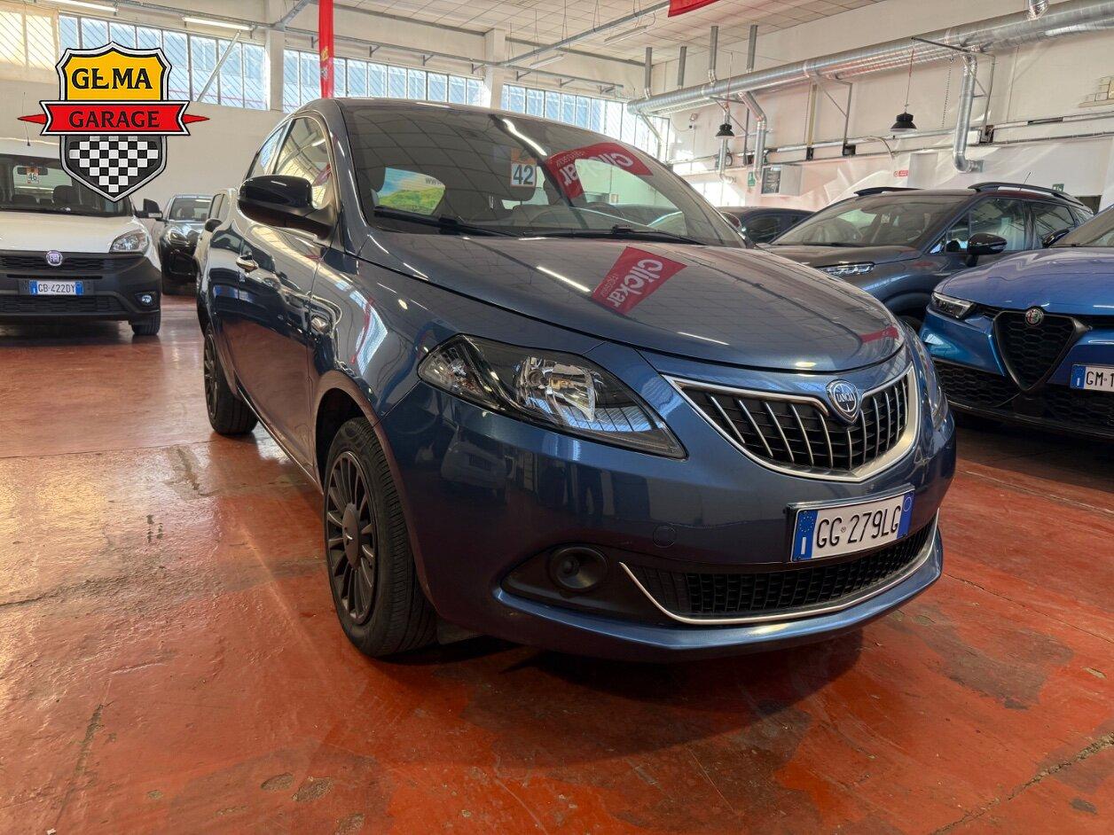 Lancia Ypsilon 1.0 firefly hybrid Silver s&s 70cv