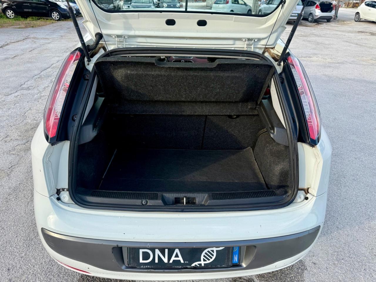 Fiat grande Punto Evo 1.4 Natural Power Neopatentati