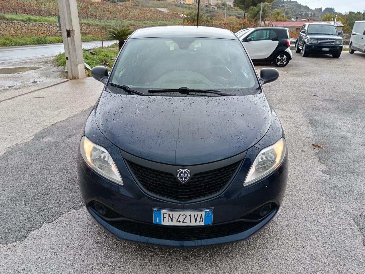 Lancia Ypsilon 1.2 69 CV 5 porte Silver