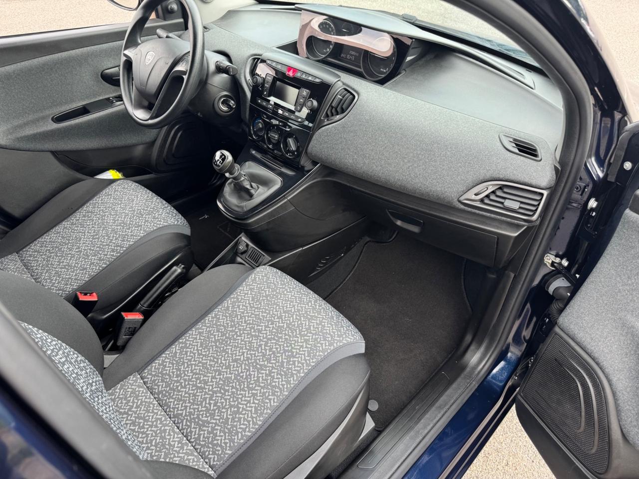 Lancia Ypsilon soli 20000km idonea ai neopatentati