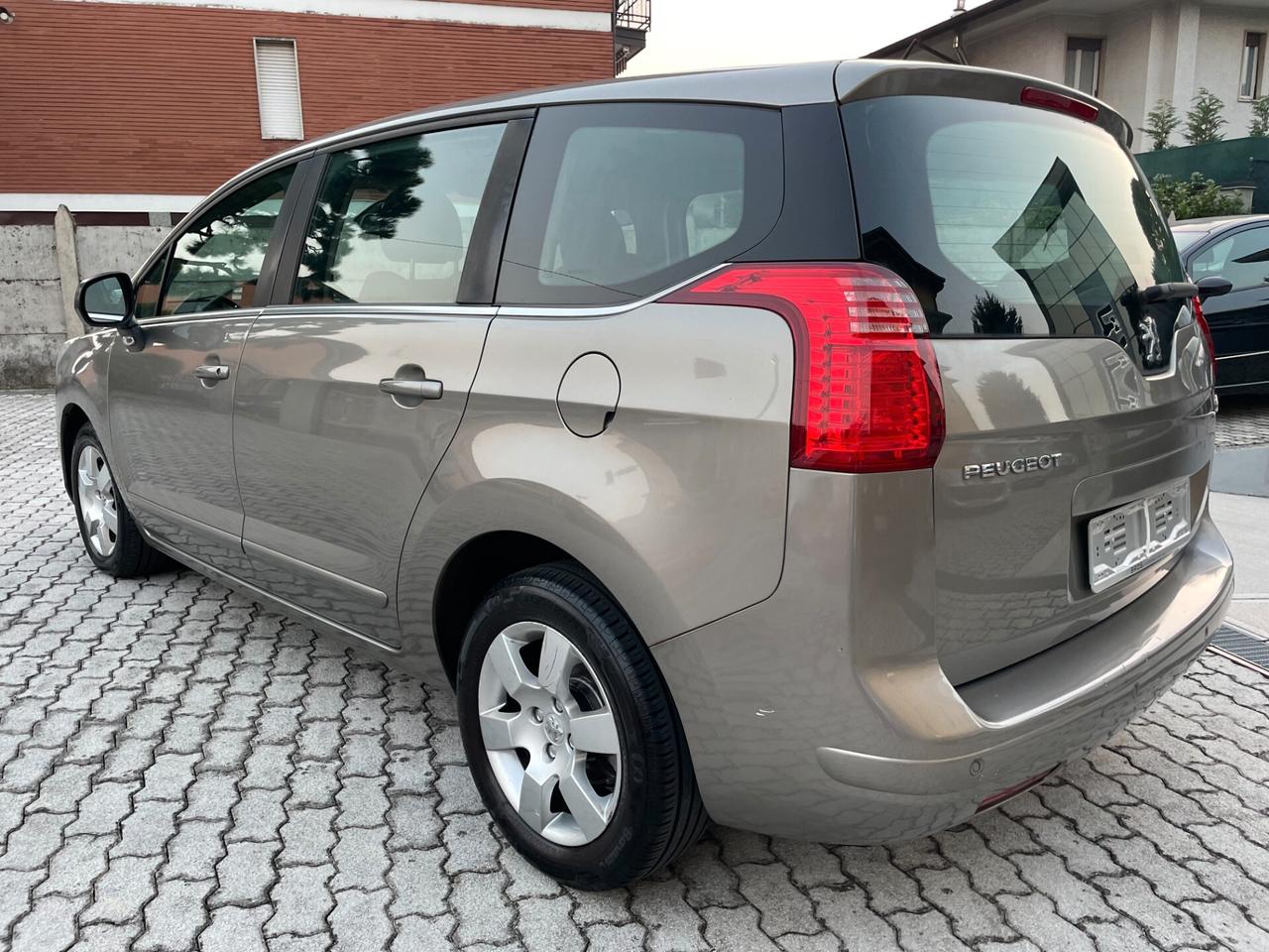 Peugeot 5008 1.6 VTi 120CV Tecno 7 POSTI PERFETTO!!