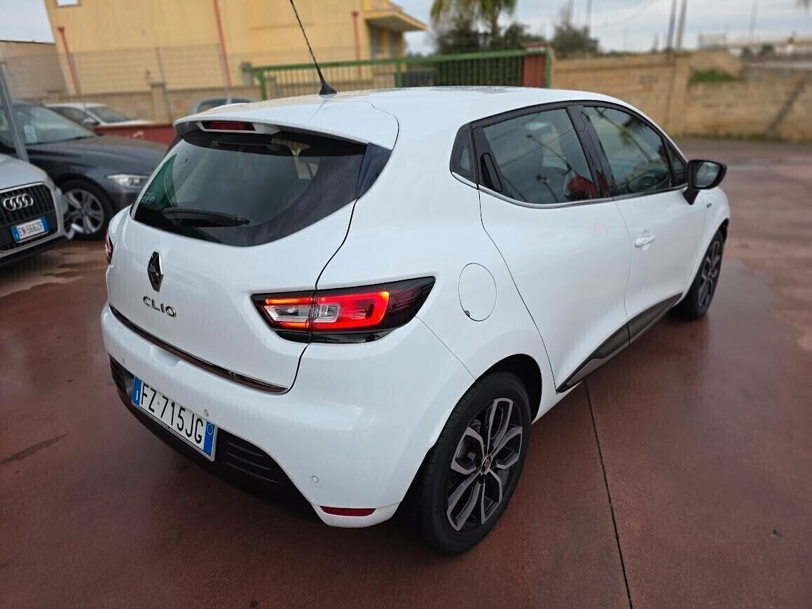 Renault Clio TCe 12V 75 CV 5 porte Moschino Life