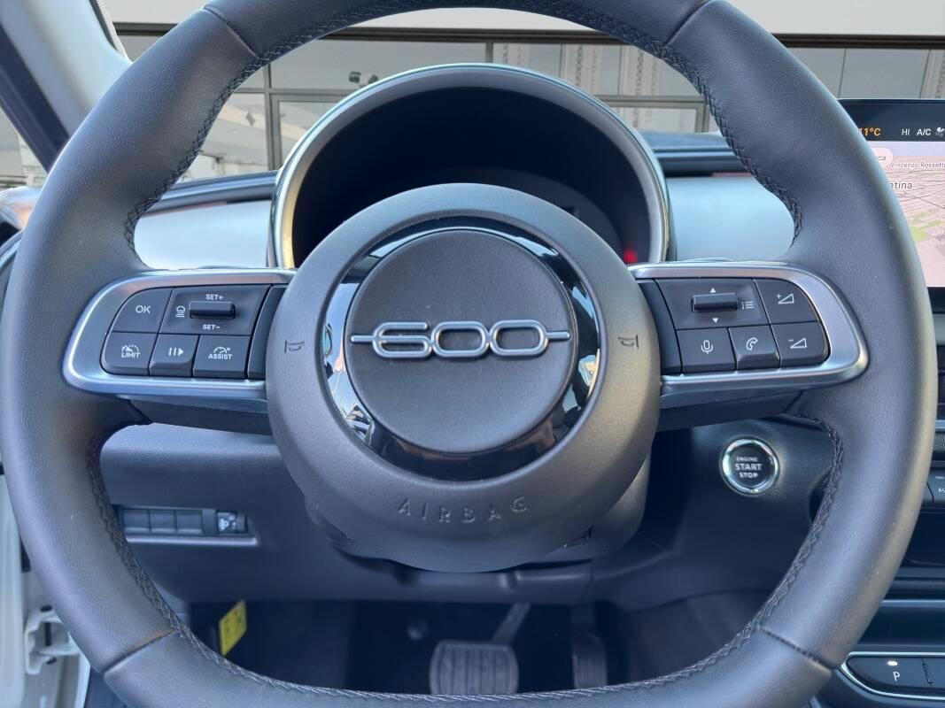 Fiat 600 1.2 hybrid La Prima 110cv auto Con NAVIGATORE