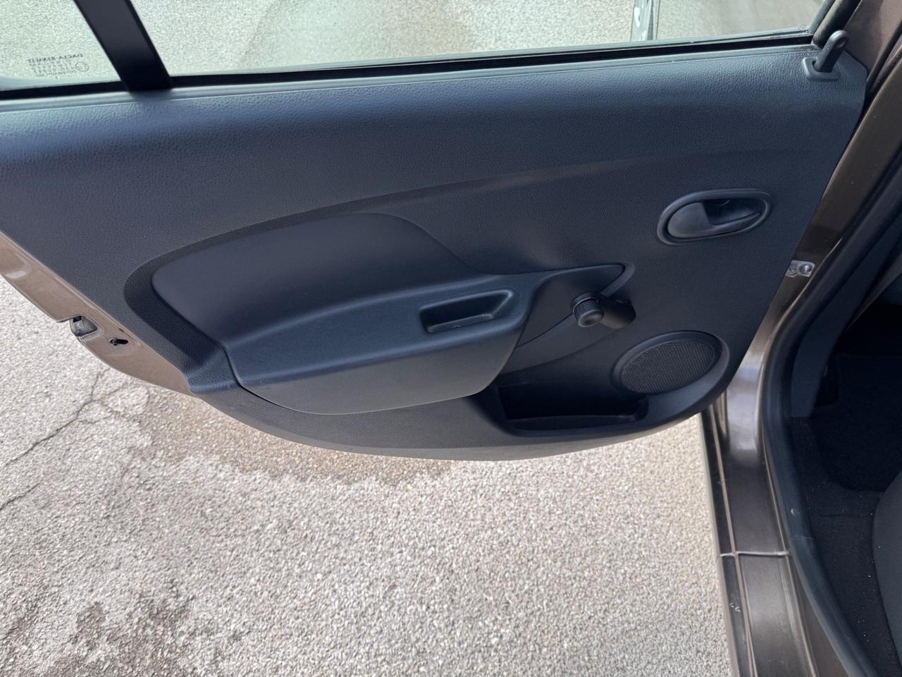 Dacia Sandero 1.0 benzina. km 84.000