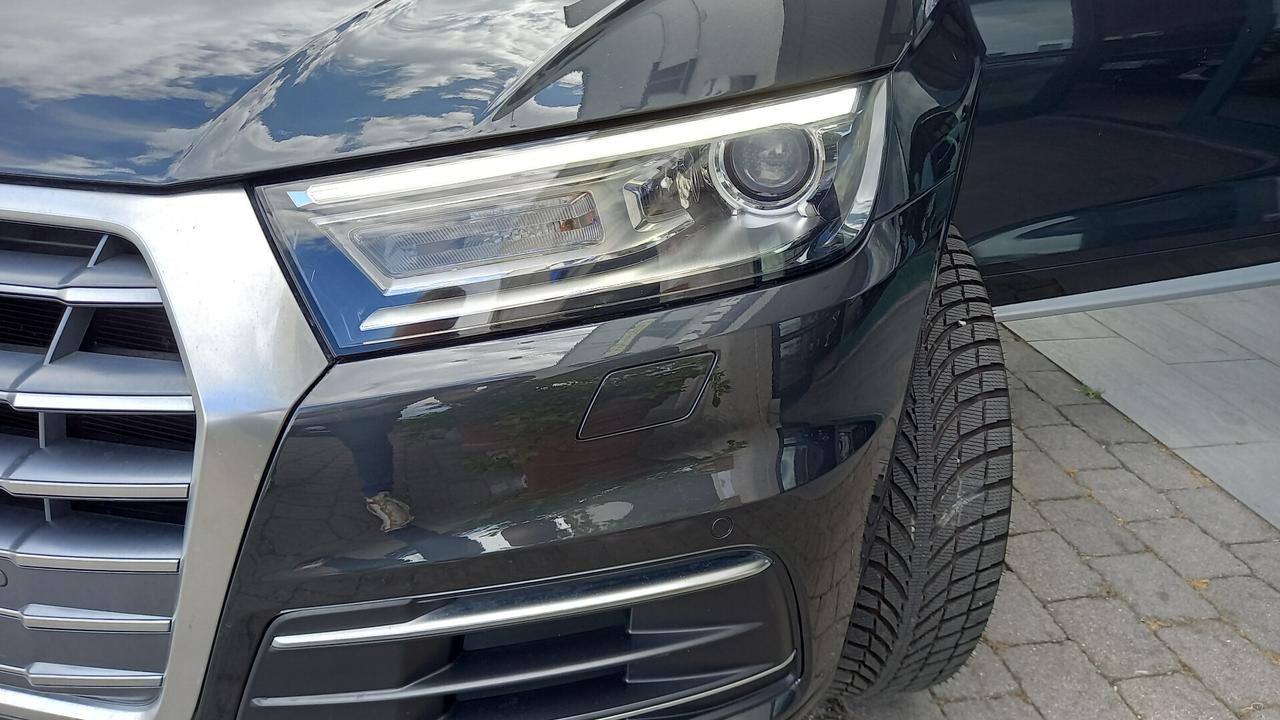 Audi Q5 2.0 TDI quattro S tronic Business Sport