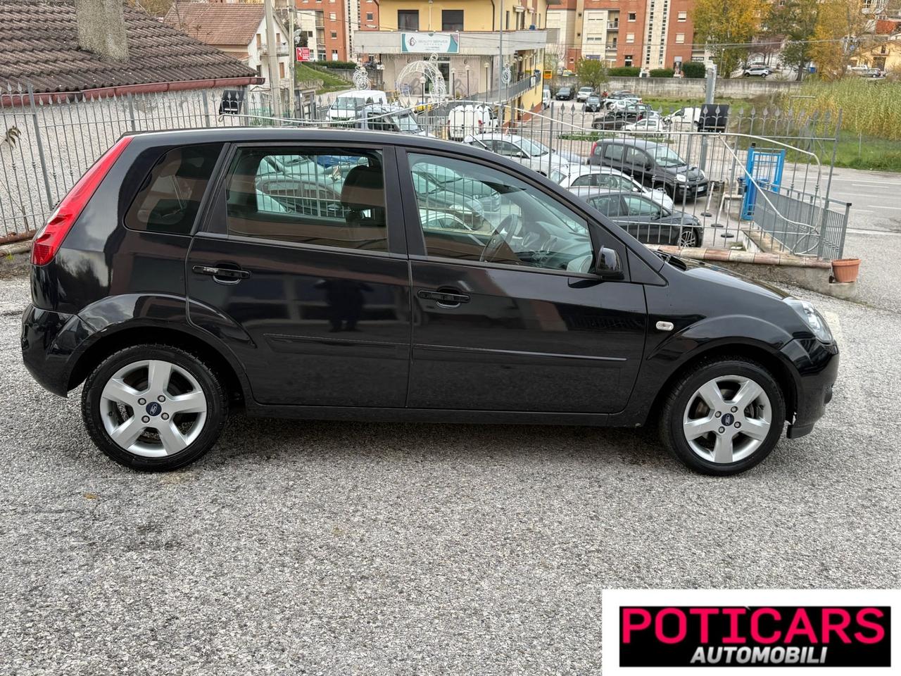 Ford Fiesta 1.5 TDCi 75CV 5